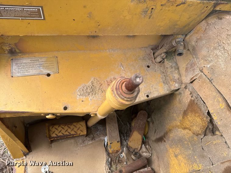 image for item DJ9731 1970 Caterpillar 613 conventional scraper 