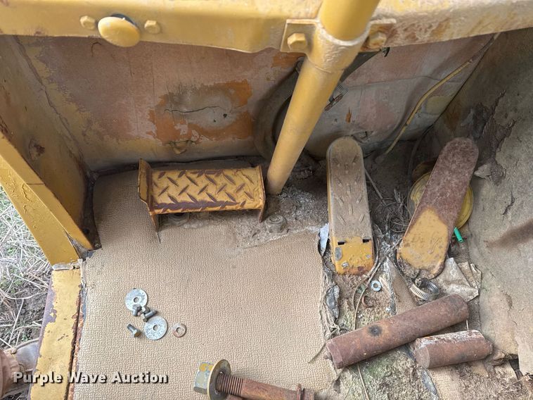 image for item DJ9731 1970 Caterpillar 613 conventional scraper 