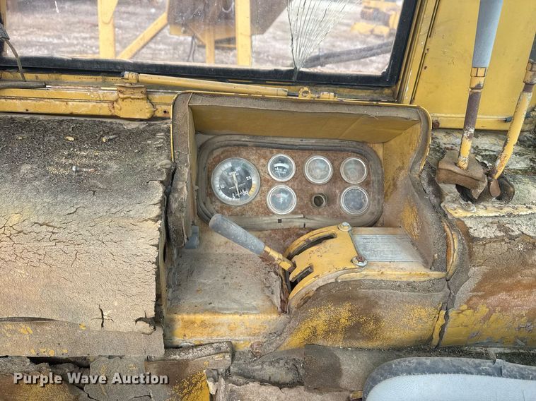 image for item DJ9731 1970 Caterpillar 613 conventional scraper 