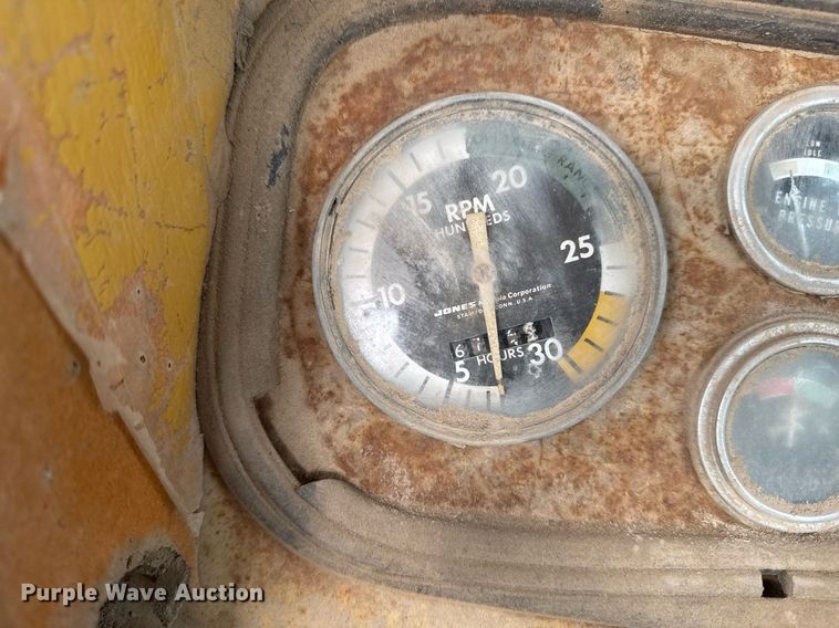 image for item DJ9731 1970 Caterpillar 613 conventional scraper 