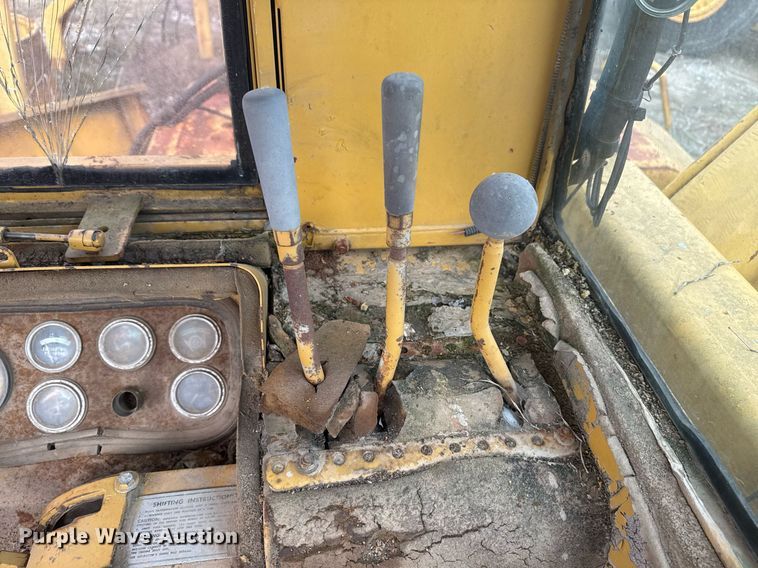 image for item DJ9731 1970 Caterpillar 613 conventional scraper 