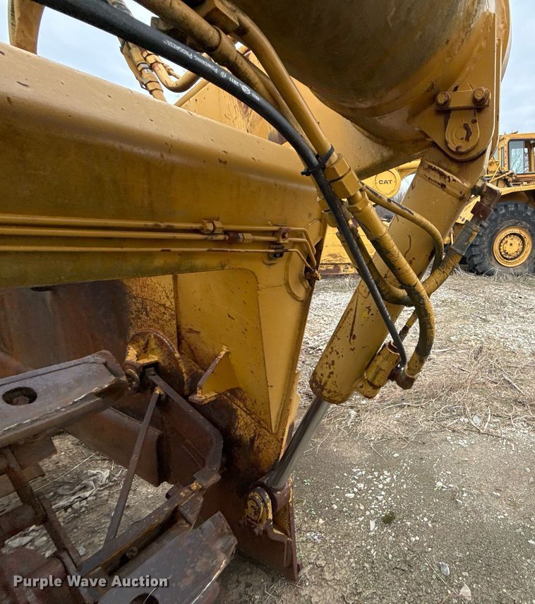 image for item DJ9732 1994 Caterpillar 613C elevating scraper