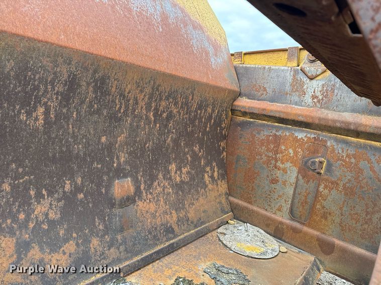 image for item DJ9732 1994 Caterpillar 613C elevating scraper