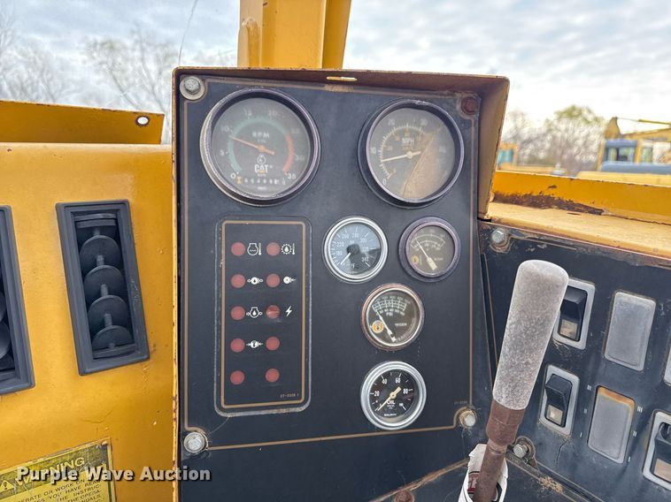 image for item DJ9732 1994 Caterpillar 613C elevating scraper