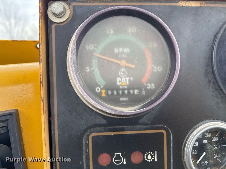 image for item DJ9732 1994 Caterpillar 613C elevating scraper