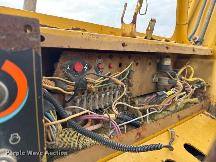 image for item DJ9732 1994 Caterpillar 613C elevating scraper