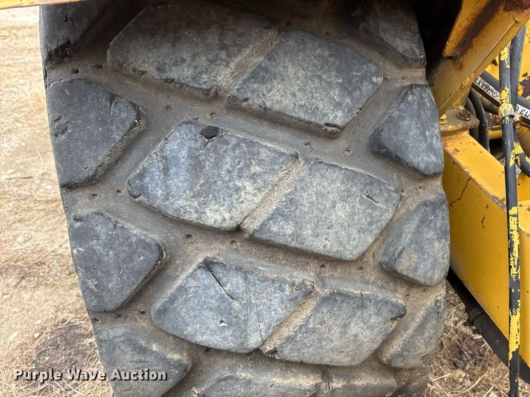 image for item DJ9732 1994 Caterpillar 613C elevating scraper