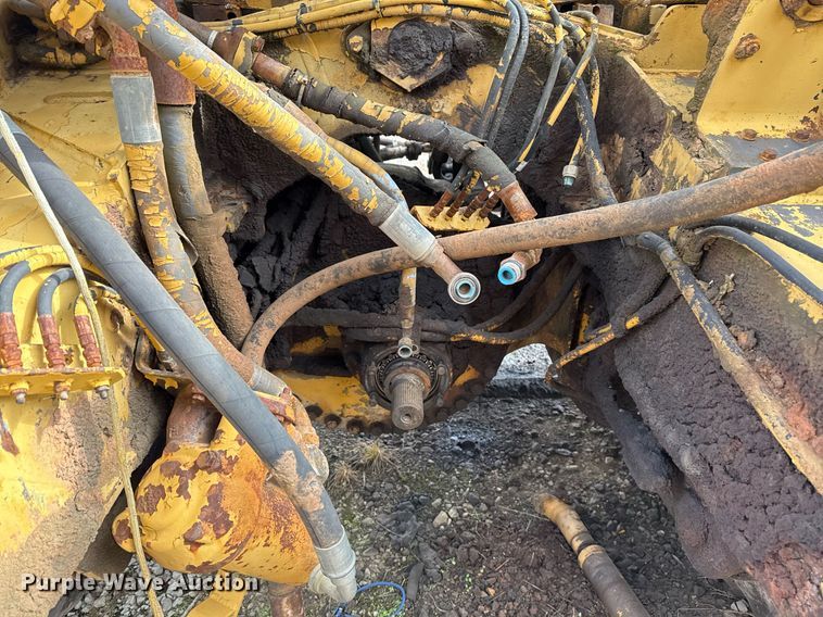 image for item DJ9733 1984 Caterpillar 615 conventional scraper 
