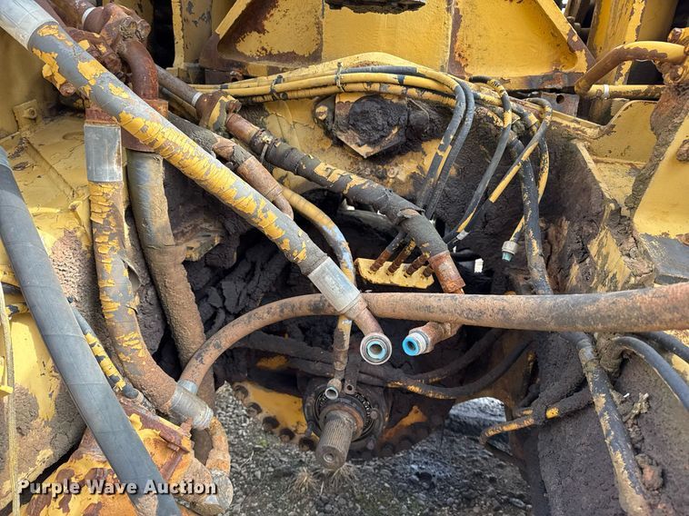 image for item DJ9733 1984 Caterpillar 615 conventional scraper 