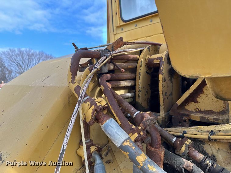 image for item DJ9733 1984 Caterpillar 615 conventional scraper 