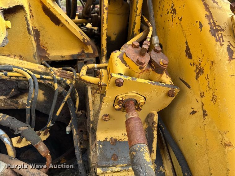 image for item DJ9733 1984 Caterpillar 615 conventional scraper 