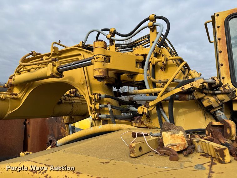 image for item DJ9733 1984 Caterpillar 615 conventional scraper 