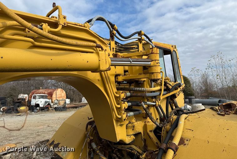 image for item DJ9733 1984 Caterpillar 615 conventional scraper 