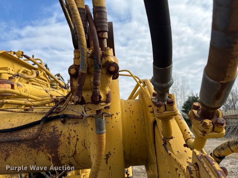 image for item DJ9733 1984 Caterpillar 615 conventional scraper 