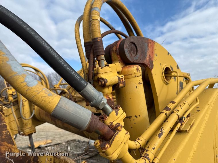 image for item DJ9733 1984 Caterpillar 615 conventional scraper 