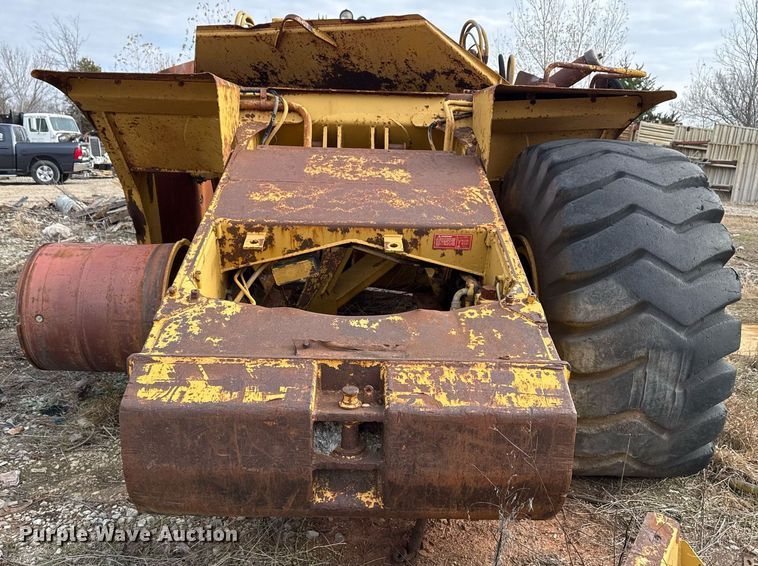 image for item DJ9733 1984 Caterpillar 615 conventional scraper 
