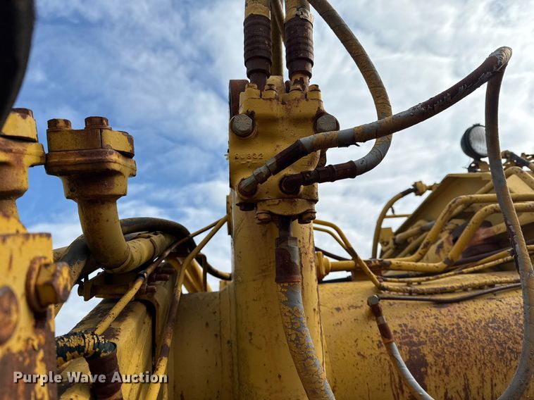 image for item DJ9733 1984 Caterpillar 615 conventional scraper 