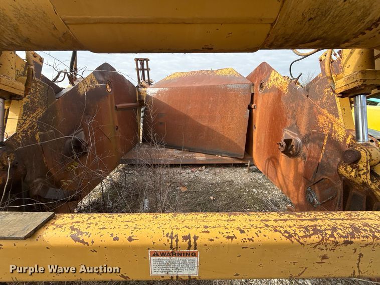 image for item DJ9733 1984 Caterpillar 615 conventional scraper 