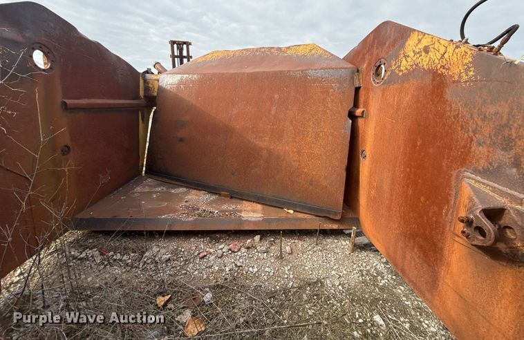 image for item DJ9733 1984 Caterpillar 615 conventional scraper 