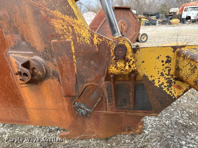 image for item DJ9733 1984 Caterpillar 615 conventional scraper 