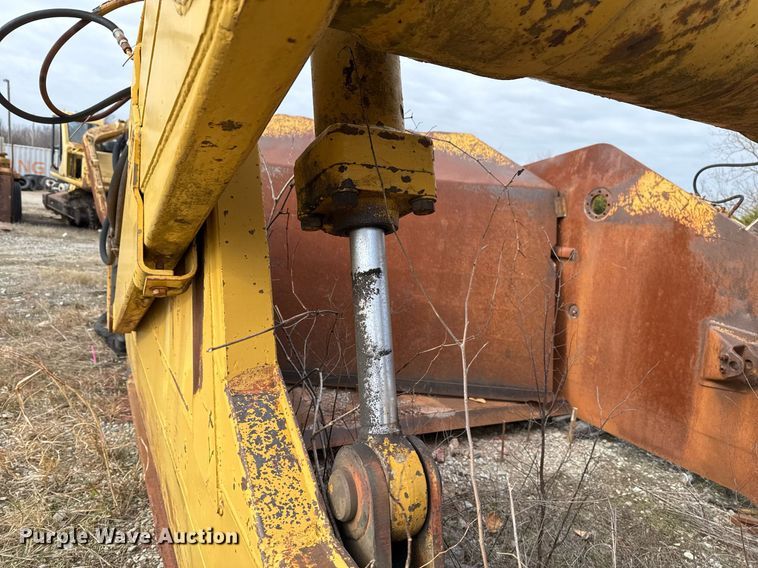 image for item DJ9733 1984 Caterpillar 615 conventional scraper 