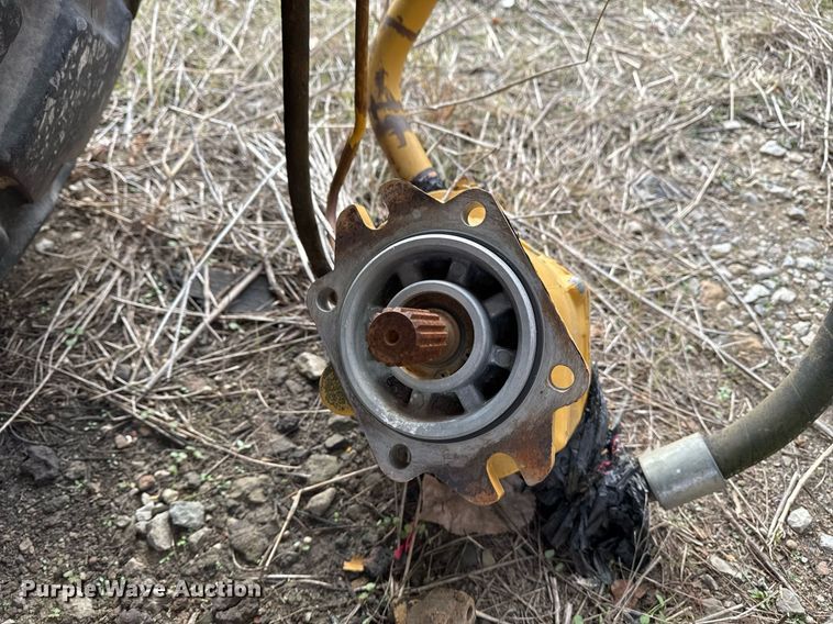 image for item DJ9733 1984 Caterpillar 615 conventional scraper 