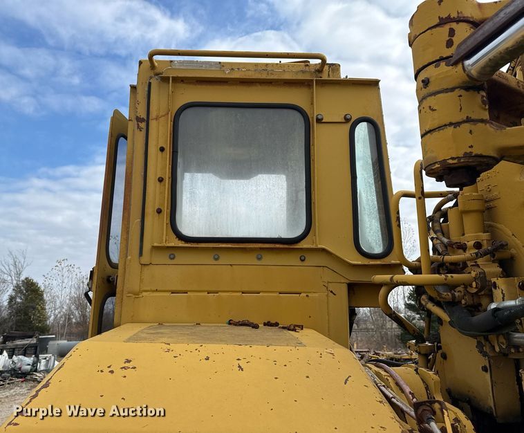 image for item DJ9733 1984 Caterpillar 615 conventional scraper 