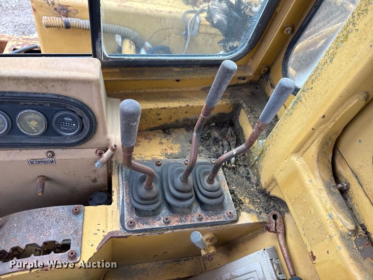 image for item DJ9733 1984 Caterpillar 615 conventional scraper 