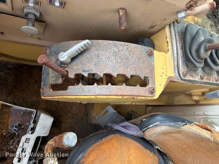 image for item DJ9733 1984 Caterpillar 615 conventional scraper 