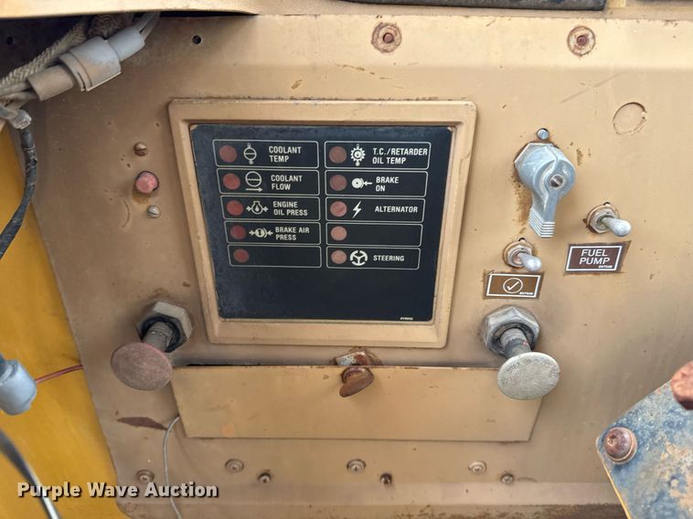 image for item DJ9733 1984 Caterpillar 615 conventional scraper 