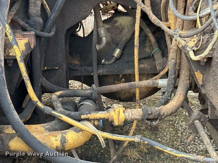 image for item DJ9733 1984 Caterpillar 615 conventional scraper 