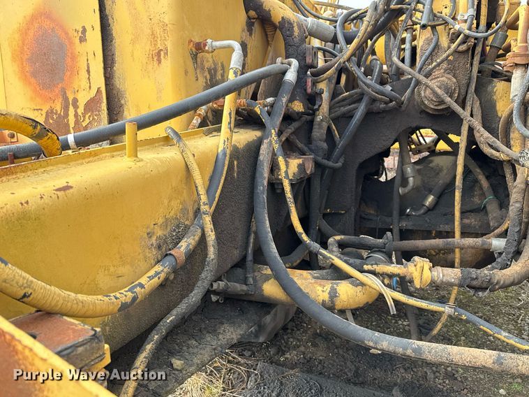 image for item DJ9733 1984 Caterpillar 615 conventional scraper 