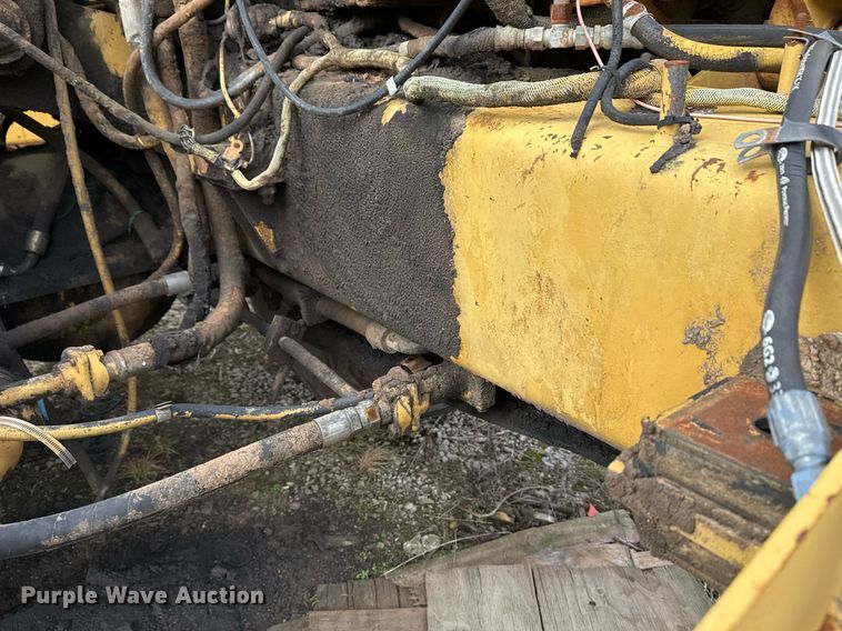 image for item DJ9733 1984 Caterpillar 615 conventional scraper 