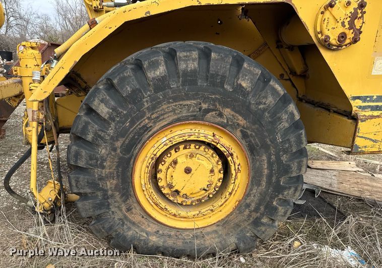 image for item DJ9733 1984 Caterpillar 615 conventional scraper 