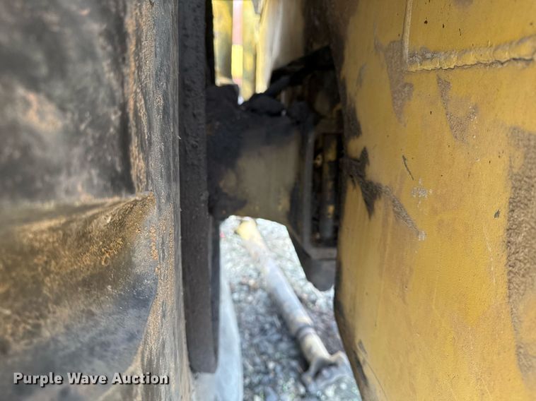 image for item DJ9733 1984 Caterpillar 615 conventional scraper 