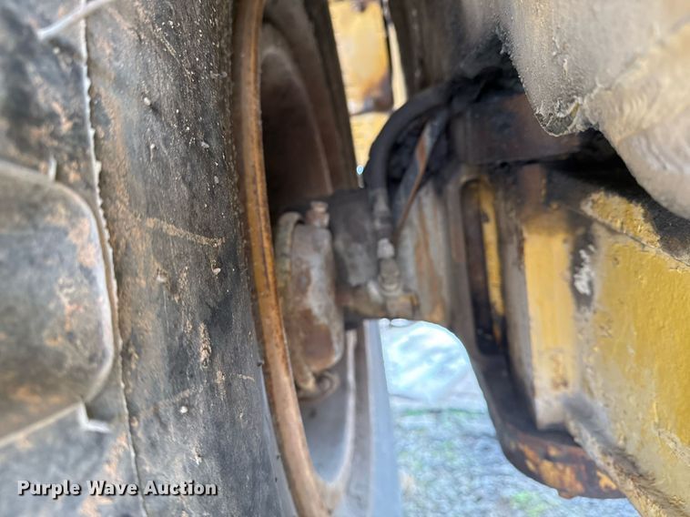 image for item DJ9733 1984 Caterpillar 615 conventional scraper 