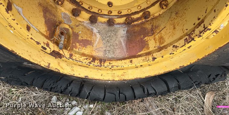 image for item DJ9733 1984 Caterpillar 615 conventional scraper 