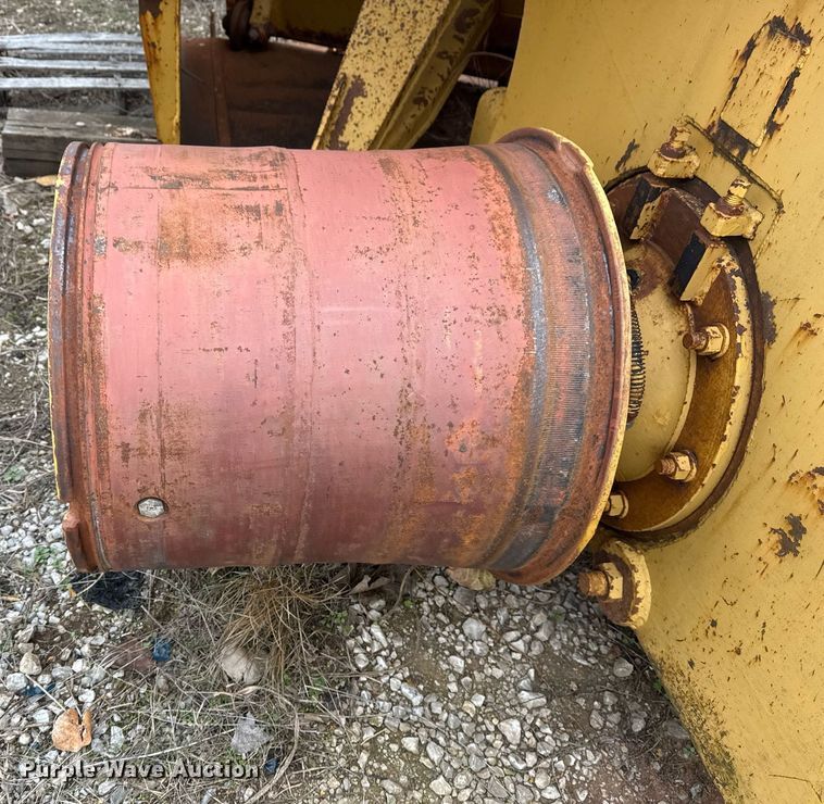 image for item DJ9733 1984 Caterpillar 615 conventional scraper 