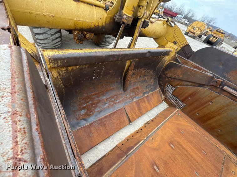 image for item DJ9740 1990 Caterpillar 621E conventional scraper 