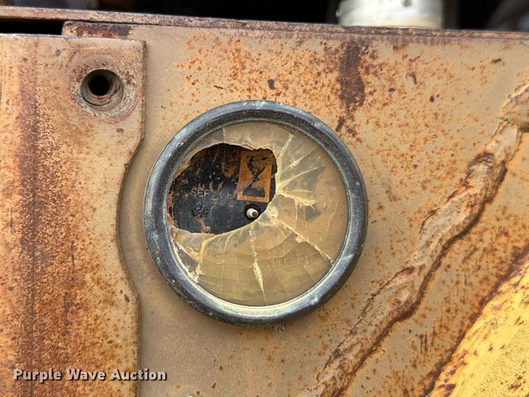 image for item DJ9740 1990 Caterpillar 621E conventional scraper 