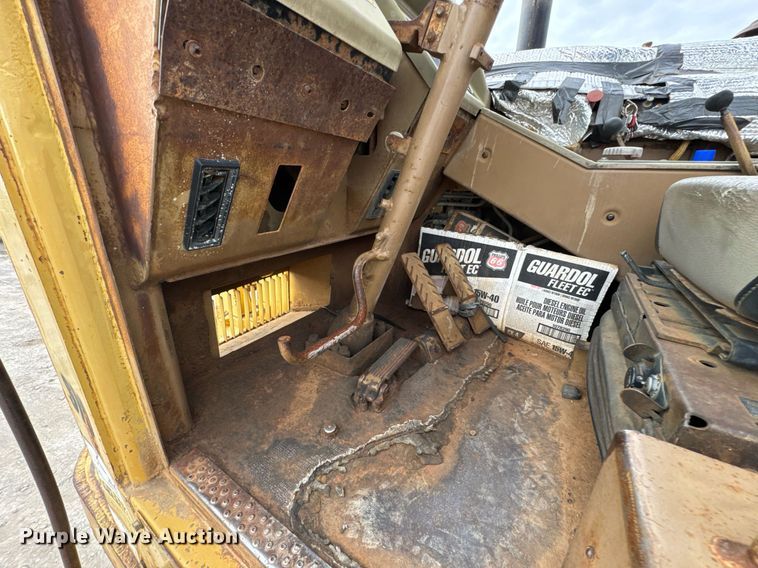image for item DJ9740 1990 Caterpillar 621E conventional scraper 