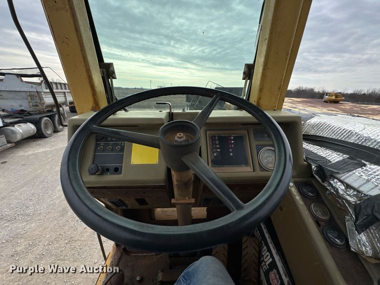 image for item DJ9740 1990 Caterpillar 621E conventional scraper 