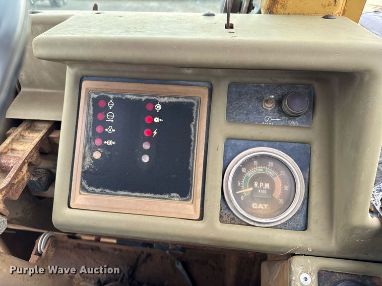 image for item DJ9740 1990 Caterpillar 621E conventional scraper 