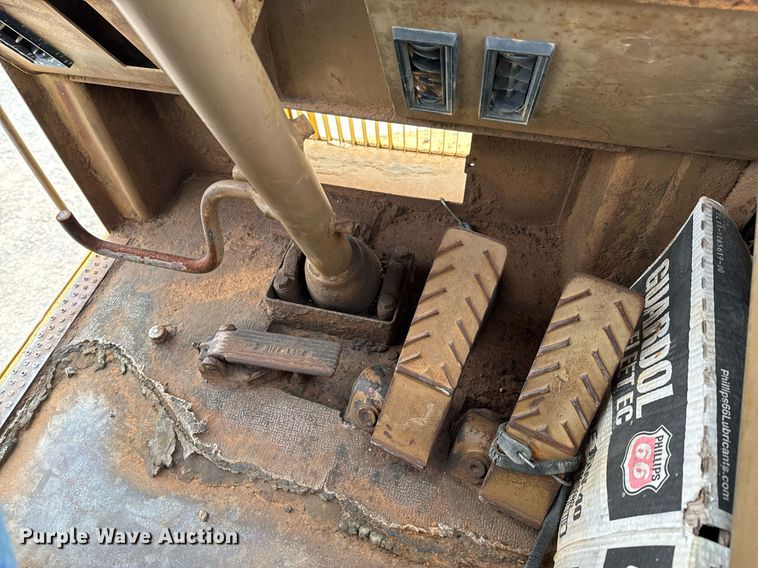 image for item DJ9740 1990 Caterpillar 621E conventional scraper 