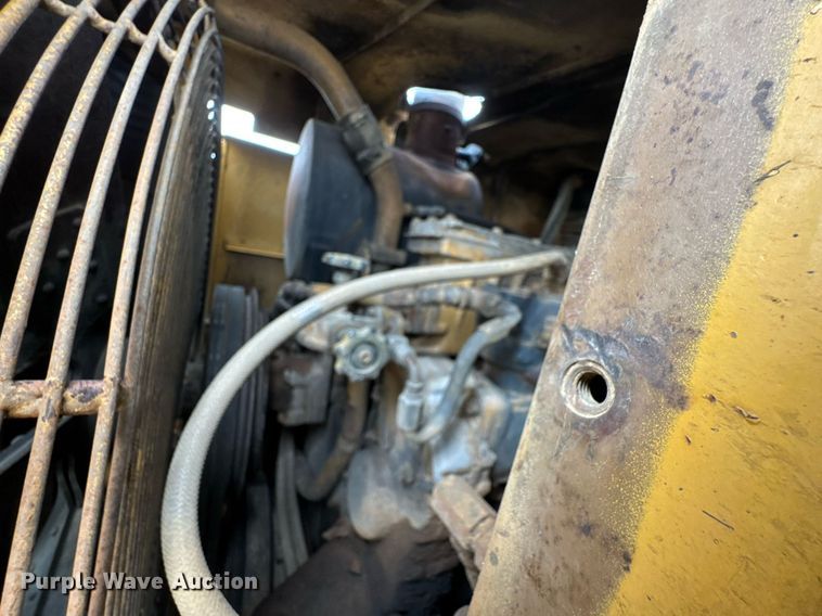 image for item DJ9740 1990 Caterpillar 621E conventional scraper 