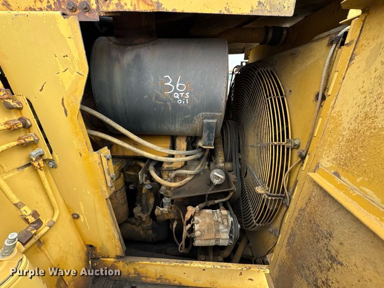image for item DJ9740 1990 Caterpillar 621E conventional scraper 