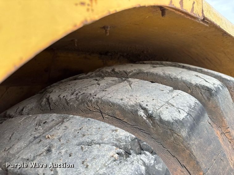 image for item DJ9740 1990 Caterpillar 621E conventional scraper 