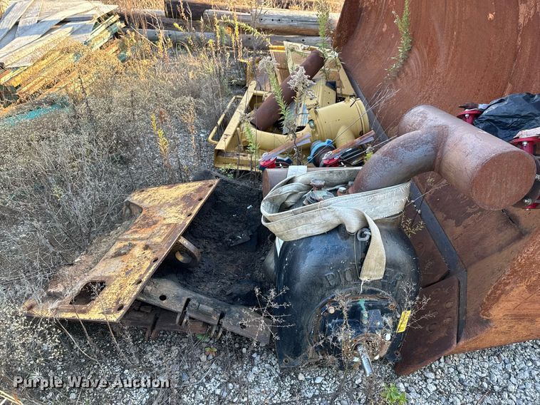 image for item DJ9744 Caterpillar D8N dozer