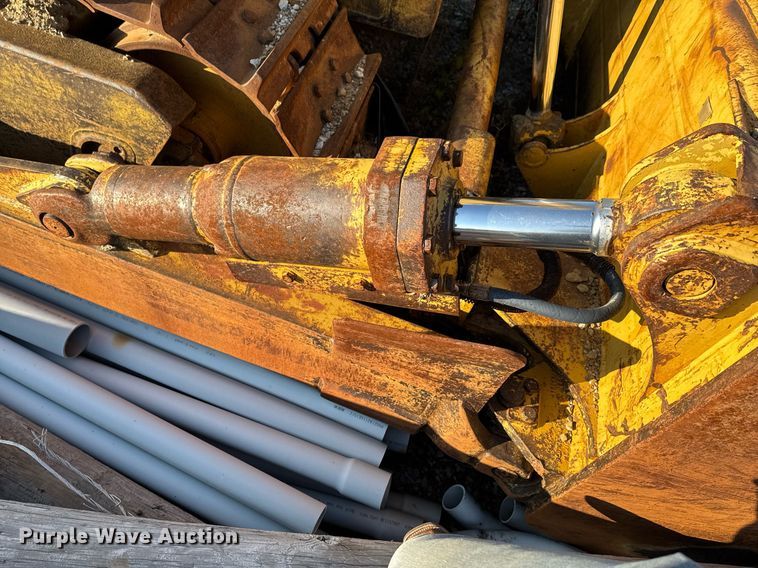 image for item DJ9744 Caterpillar D8N dozer