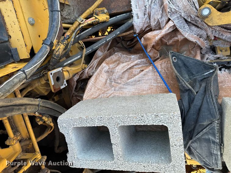 image for item DJ9744 Caterpillar D8N dozer